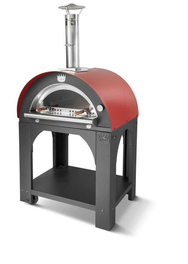 Pizza con pomodoro e mozzarella in forno a legna