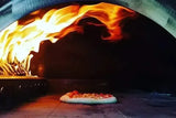 Fiamme nel forno pizza a legna Clementi — tecnologia Air Plus per temperatura uniforme 450°C