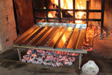 Piastra inox 304 Fuji RZeta 40x40 cm su braci ardenti — conduzione calore uniforme