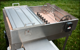 Barbecue in acciaio inox con girarrosto e griglia per cucina all'aperto
