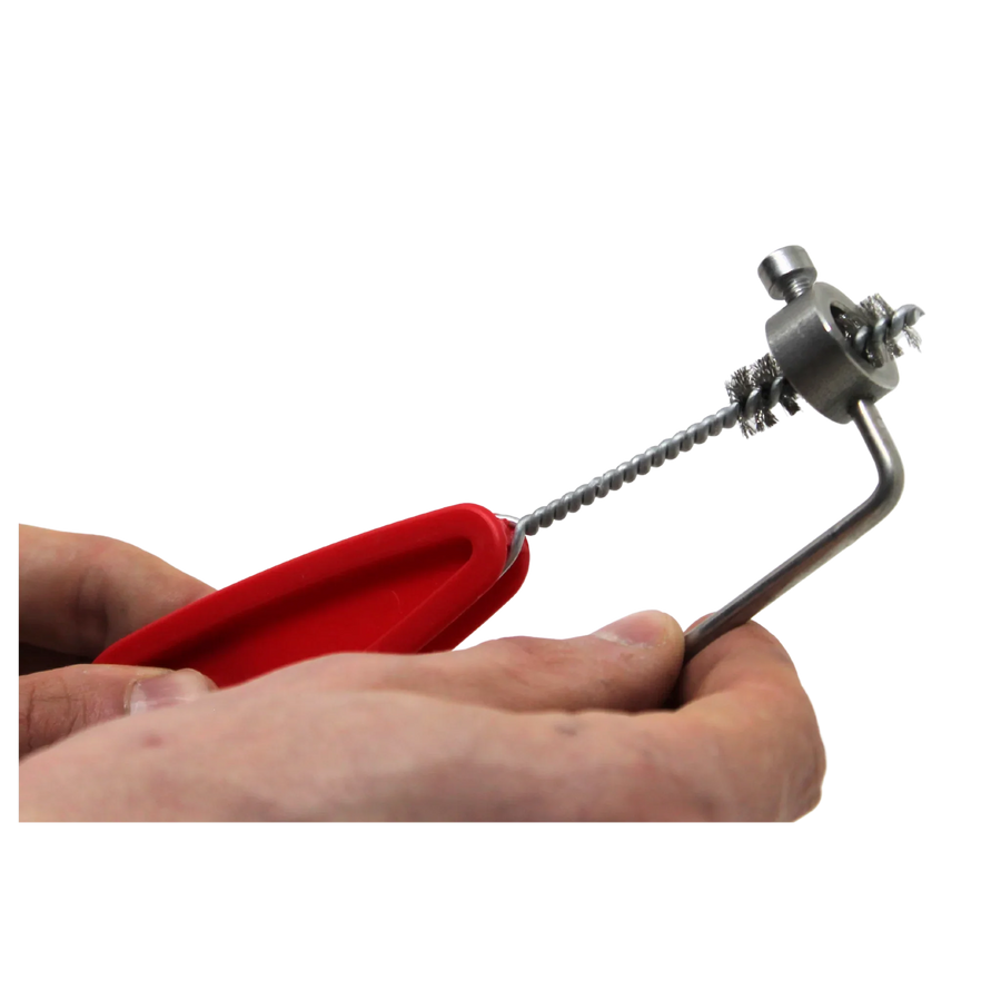 Spazzola pulizia barbecue in acciaio inox con manico rosso, ideale per griglie e girarrosti