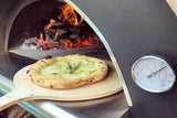 Pizza sfornata con pala dal forno a gas Clementi Pulcinella — cottura in 2-3 minuti